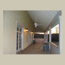 Exterior 100.jpg